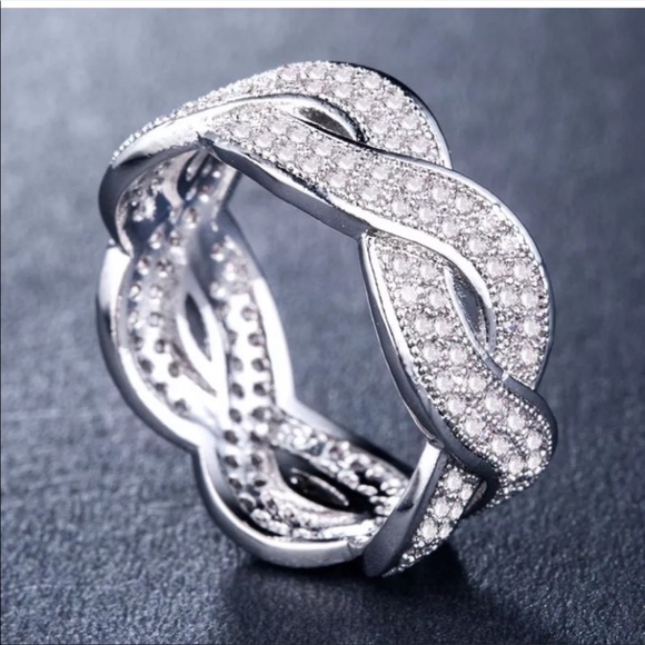 New Women’s 925 Silver Infinity Love Sapphire Ring - Picture 2 of 2